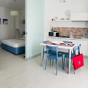  Casa vacanze Luce Del Mare Bilocale Comfort Piano Terra - Piano Primo Italia